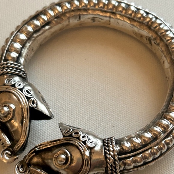 Grand exaggerate big handmade double dragon heads Miao silver bracelet cuff - Picture 11 of 14